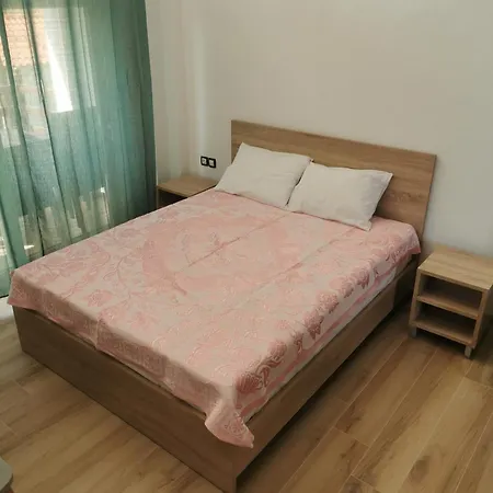 Apartment Irinishouse 5 *