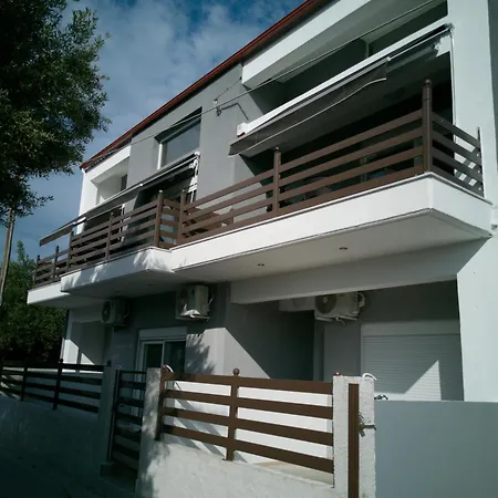 Apartment Irinishouse 5 *