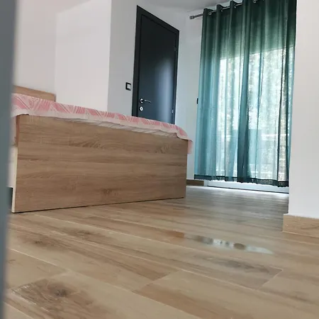 شقة Irinishouse 5