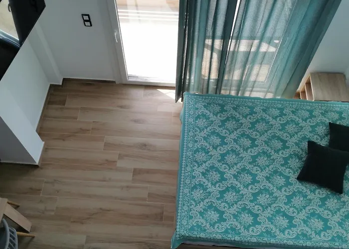 Irinishouse 5 *