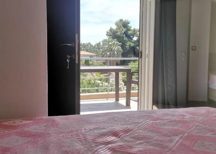 Irinishouse 5 Toroni